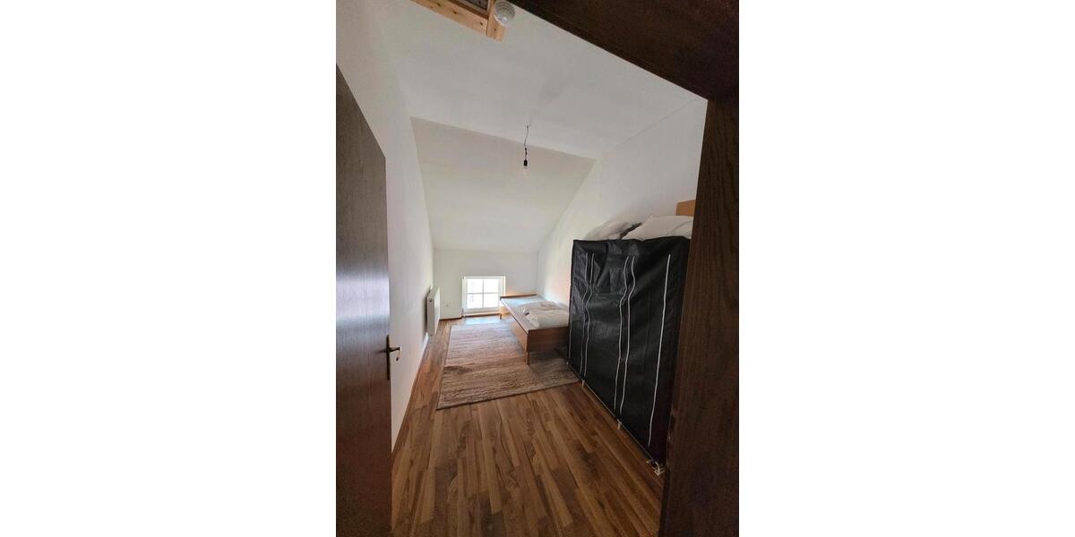 Dachgeschoßwohnung Weißenfels - 2 Zimmer, 42 m&sup2;, 450&euro; | Angebot:26381338