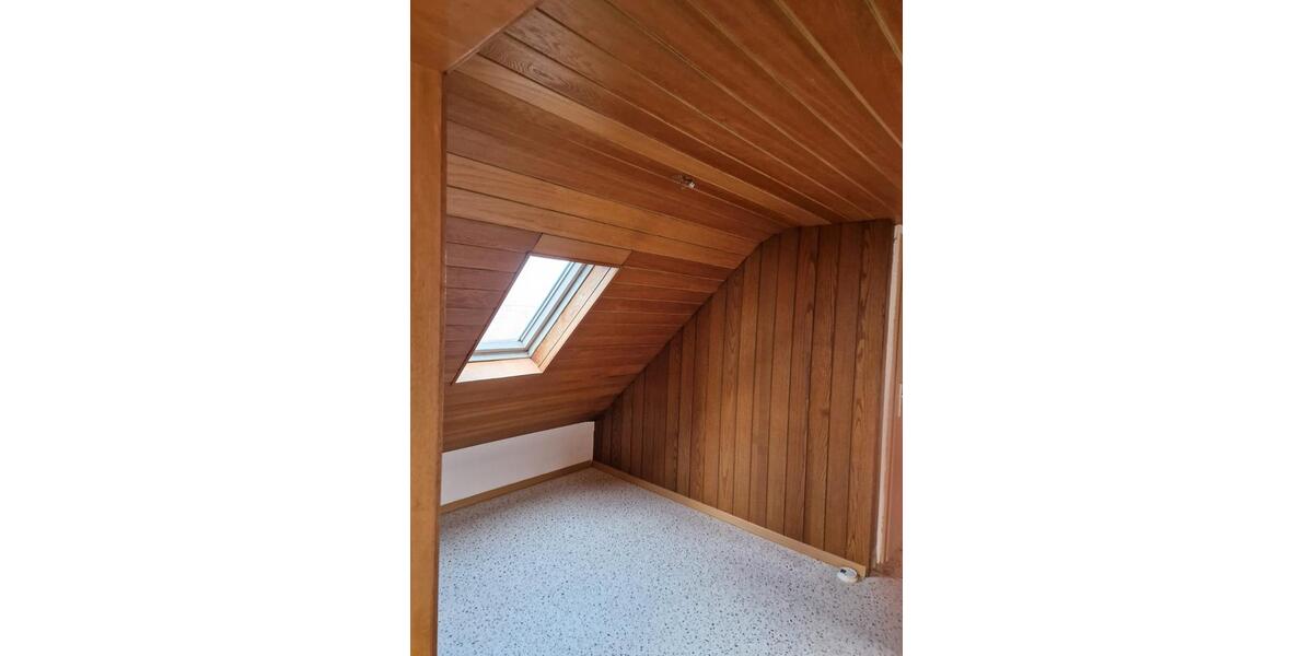 Dachgeschoßwohnung Melsungen - 4 Zimmer, 120 m&sup2;, 670&euro; | Angebot:26221070