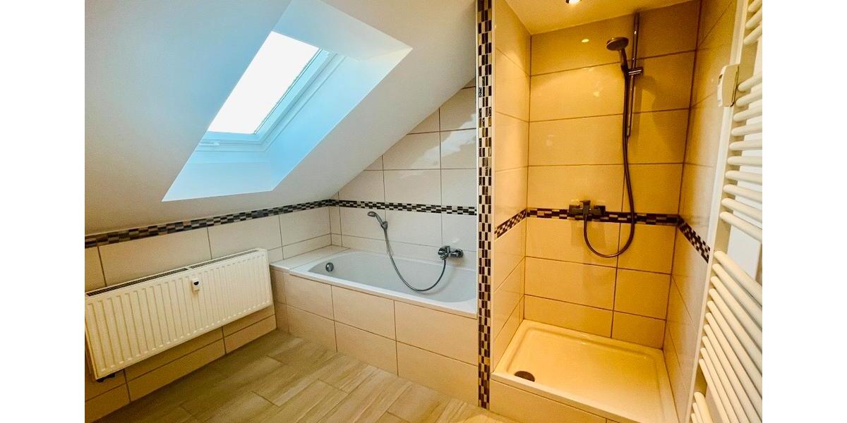 Dachgeschoßwohnung Adlkofen - 3 Zimmer, 66 m&sup2;, 800&euro; | Angebot:26694023