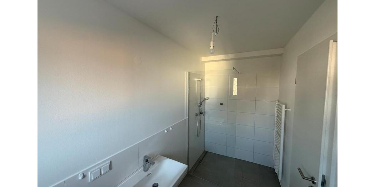 Etagenwohnung Petersberg - 3 Zimmer, 83 m&sup2;, 1.100&euro; | Angebot:24865742