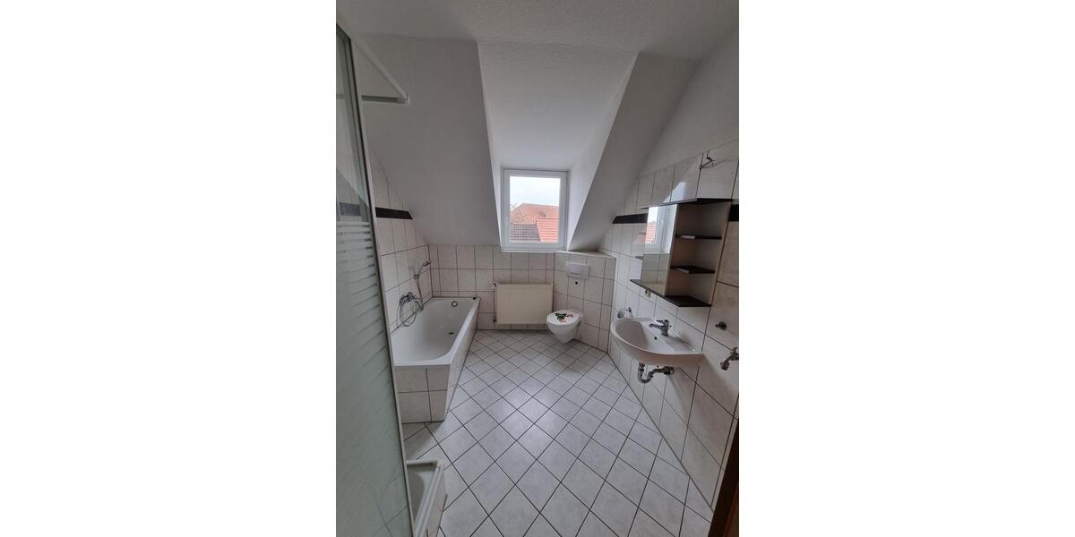 Dachgeschoßwohnung Burg - 2 Zimmer, 55 m&sup2;, 275&euro; | Angebot:24793609