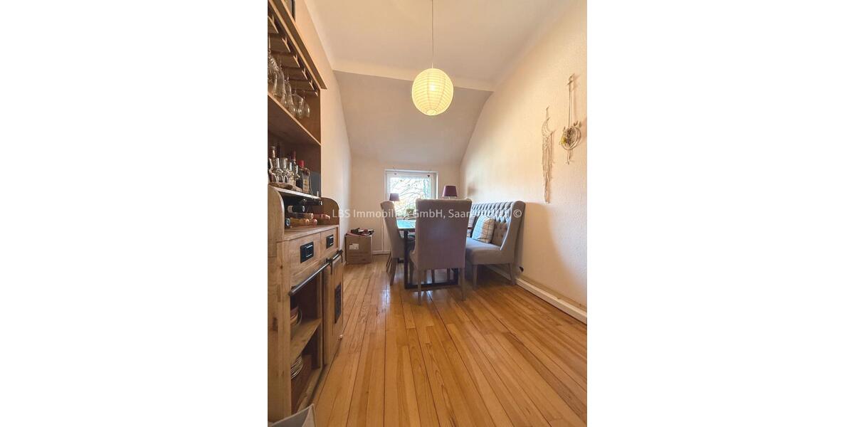 Etagenwohnung Saarbrücken Neue Bremm - 4 Zimmer, 102 m&sup2;, 950&euro; | Angebot:25973503