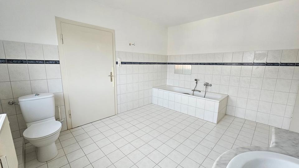 Dachgeschoßwohnung Siedenburg - 4 Zimmer, 135 m&sup2;, 750&euro; | Angebot:18962076