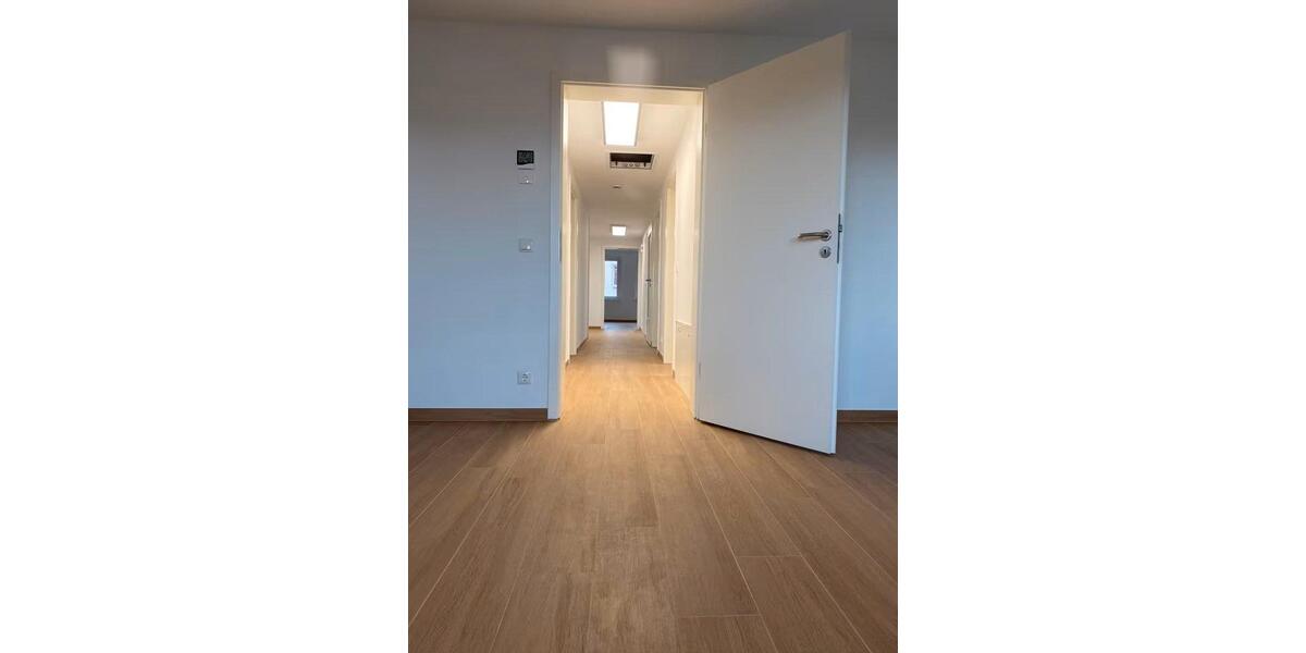 Dachgeschoßwohnung Karlsburg - 4 Zimmer, 94 m&sup2;, 1.000&euro; | Angebot:26638593