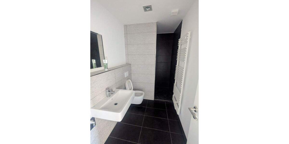 Gewerbeobjekt Eisenberg - 9 Zimmer, 440 m&sup2;, 2.420&euro; | Angebot:24250257