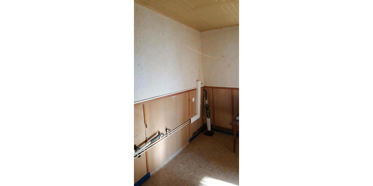 Etagenwohnung Neuhaus am Rennweg - 4 Zimmer, 100 m&sup2;, 800&euro; | Angebot:26289122