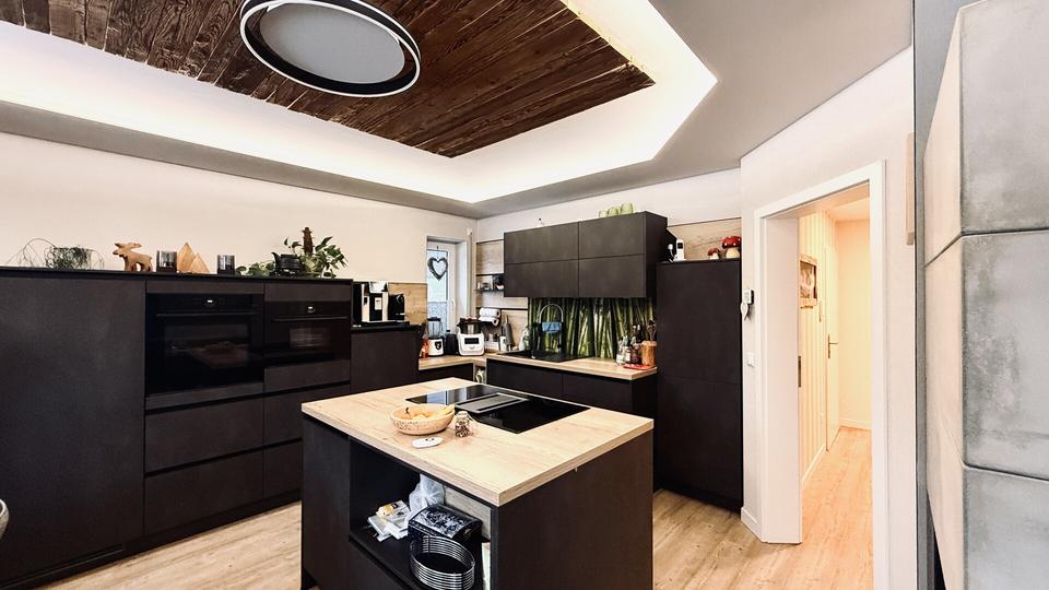 Mehrfamilienhaus, Wohnhaus Döbeln - 8 Zimmer, 200 m&sup2;, 2.500&euro; | Angebot:25612550