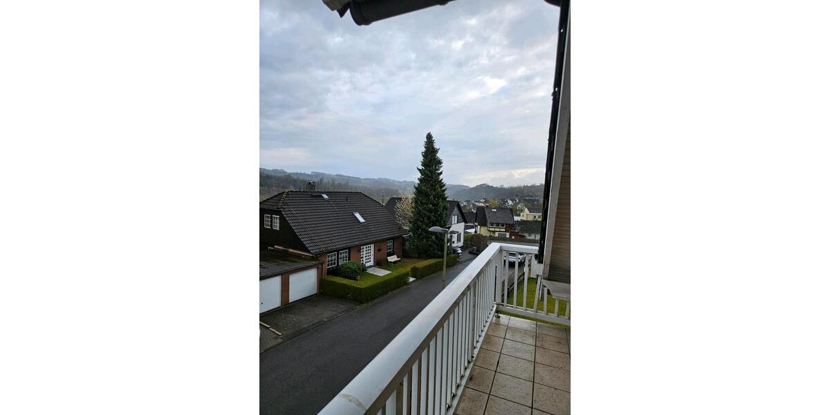 Dachgeschoßwohnung Overath - 4 Zimmer, 83 m&sup2;, 800&euro; | Angebot:25961541