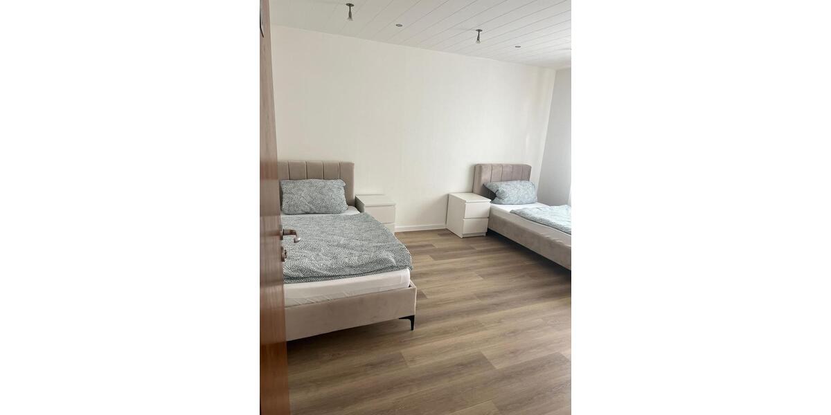 Wohnen auf Zeit Bergheim - 4 Zimmer, 105 m&sup2;, 20&euro; | Angebot:22249602