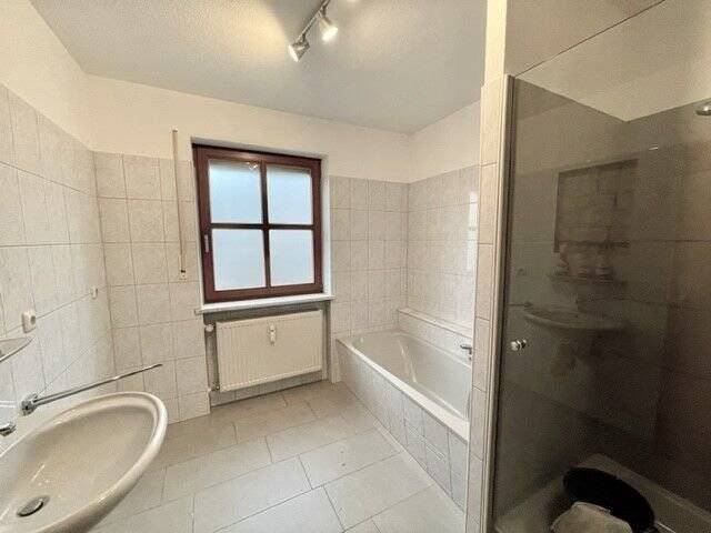 Etagenwohnung Waldkraiburg - 3 Zimmer, 86 m&sup2;, 880&euro; | Angebot:24797525