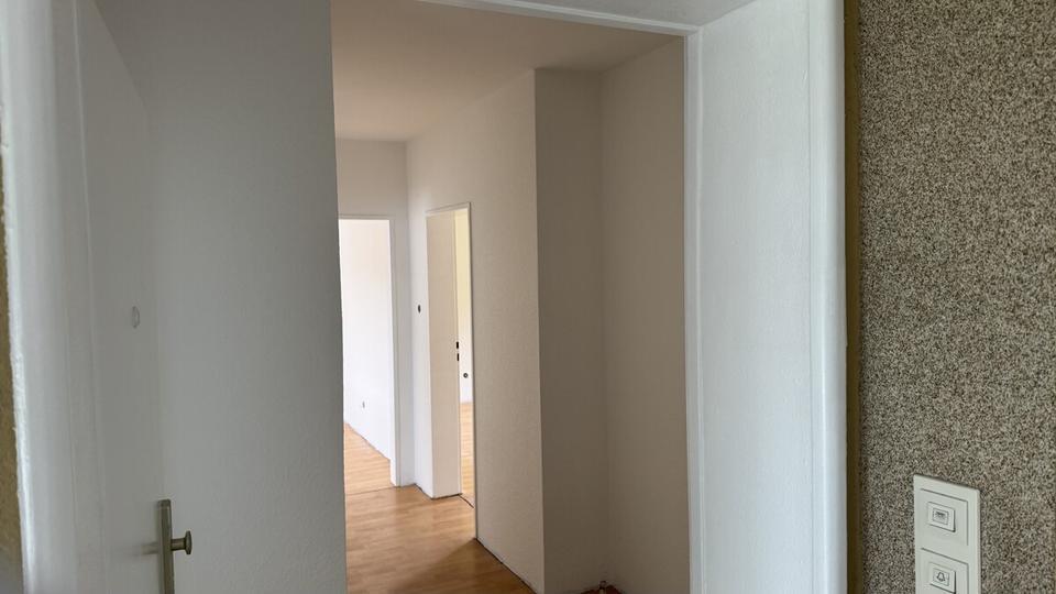 Renovierte stadtzentrale 62qm große 3 Zimmer-Wohnung im Erdgeschoss mit Balkon ab 1.11. zu vermieten