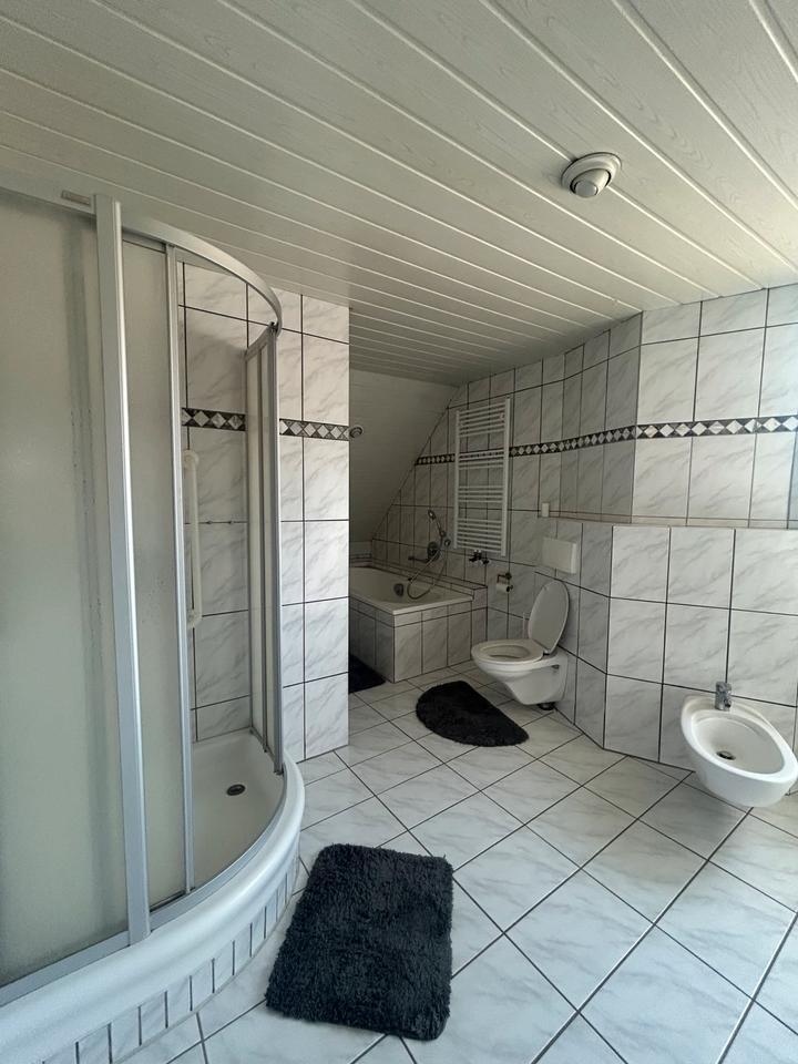 Maisonette-Traum mit 2 Bädern – perfekt für Familien!