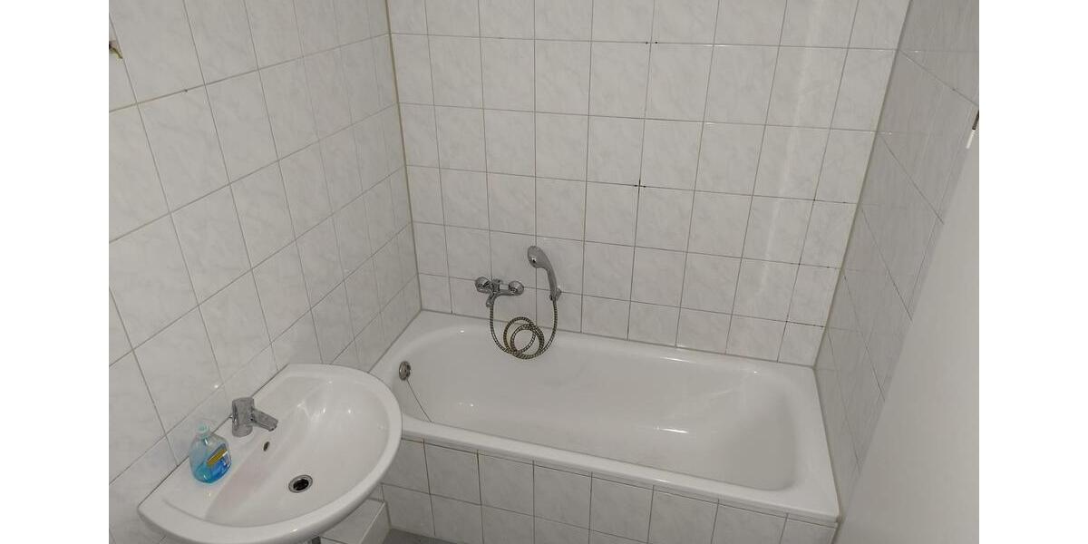 Etagenwohnung Duisburg Hamborn - 3 Zimmer, 81 m&sup2;, 600&euro; | Angebot:24536445