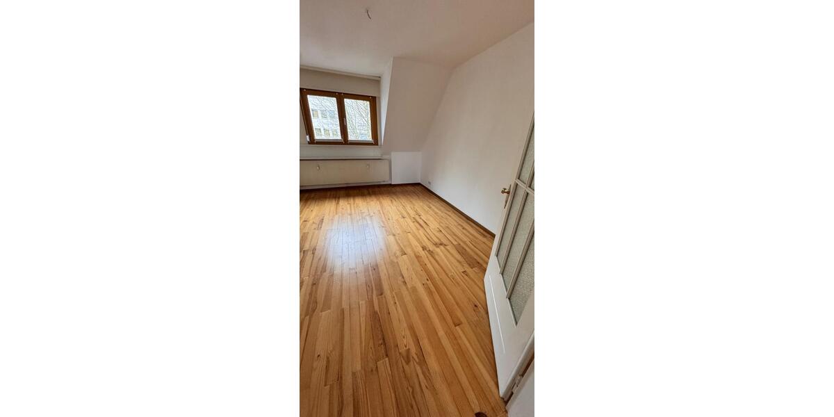 Etagenwohnung Schwalbach - 3.5 Zimmer, 82 m&sup2;, 800&euro; | Angebot:25124936
