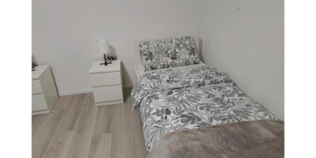 Wohnen auf Zeit Neuenmarkt - 6 Zimmer, 168 m&sup2;, 15&euro; | Angebot:24346951