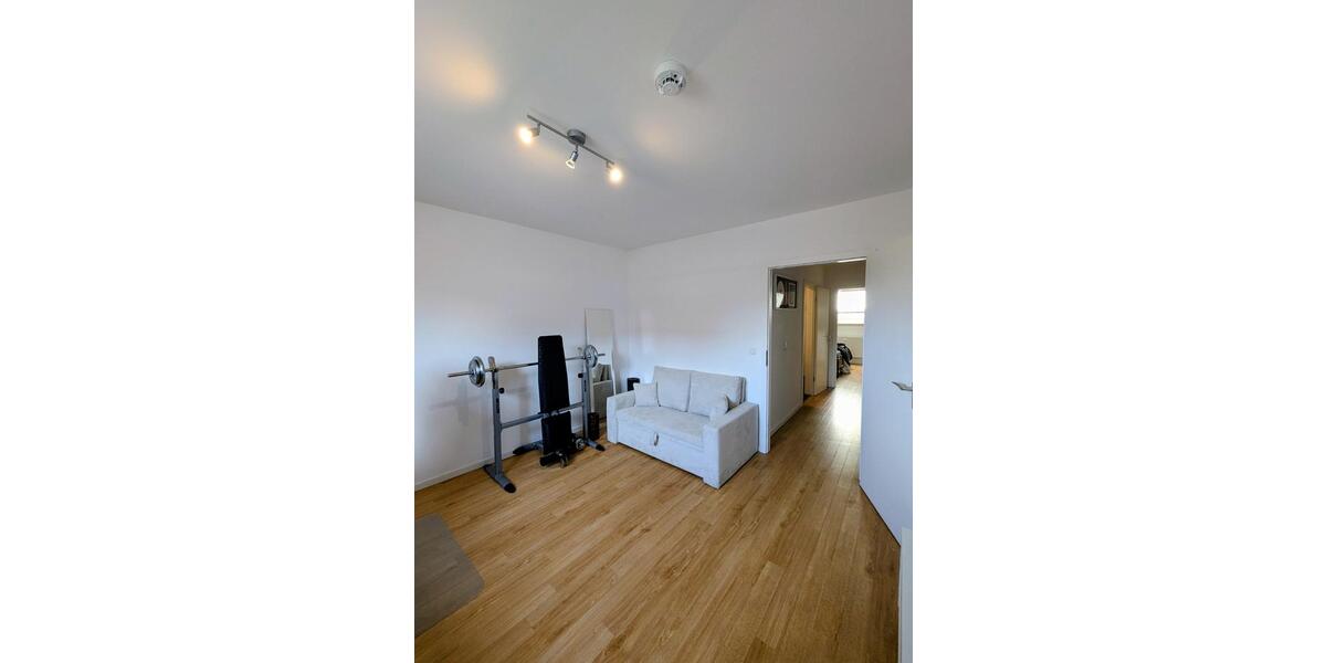 Dachgeschoßwohnung Elmshorn - 3 Zimmer, 74 m&sup2;, 900&euro; | Angebot:26635390