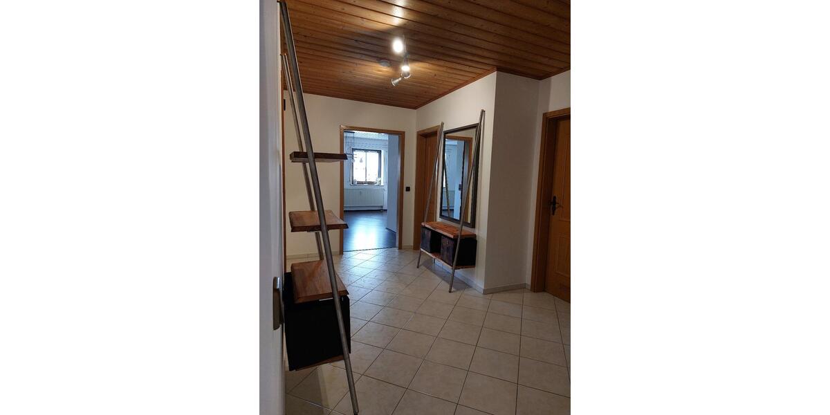 Dachgeschoßwohnung Bechhofen - 4 Zimmer, 114 m&sup2;, 700&euro; | Angebot:25978856