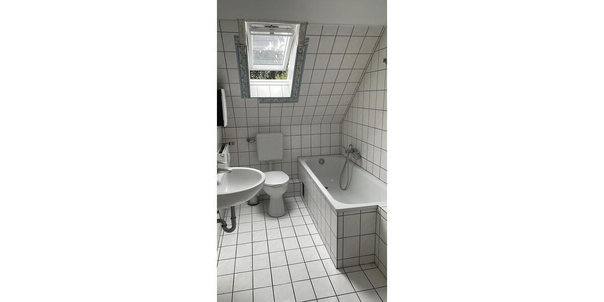 Dachgeschoßwohnung Duisburg Duisburg-Mitte - 3 Zimmer, 52 m&sup2;, 720&euro; | Angebot:26045451
