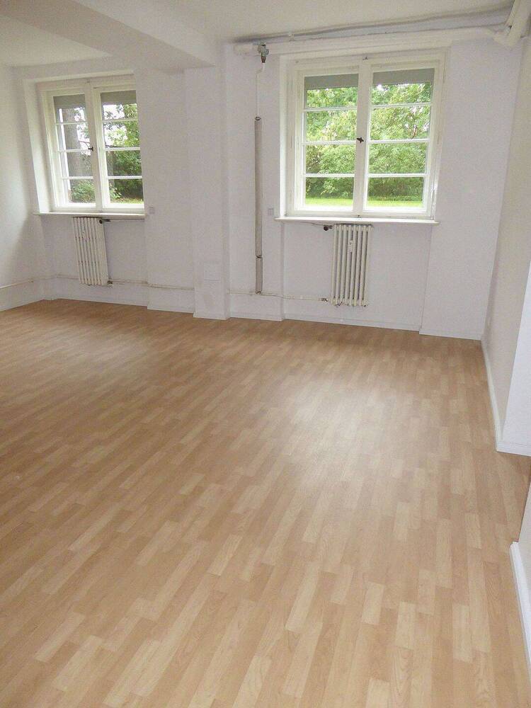 Hessenallee – SOUTERRAIN-Wohnung – großzügiger Grundriss – 2 Zimmer