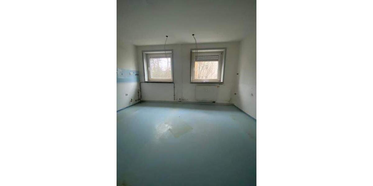 Gewerbeobjekt Nürnberg Langwasser - 6 Zimmer, 125 m&sup2;, 1.250&euro; | Angebot:25665546