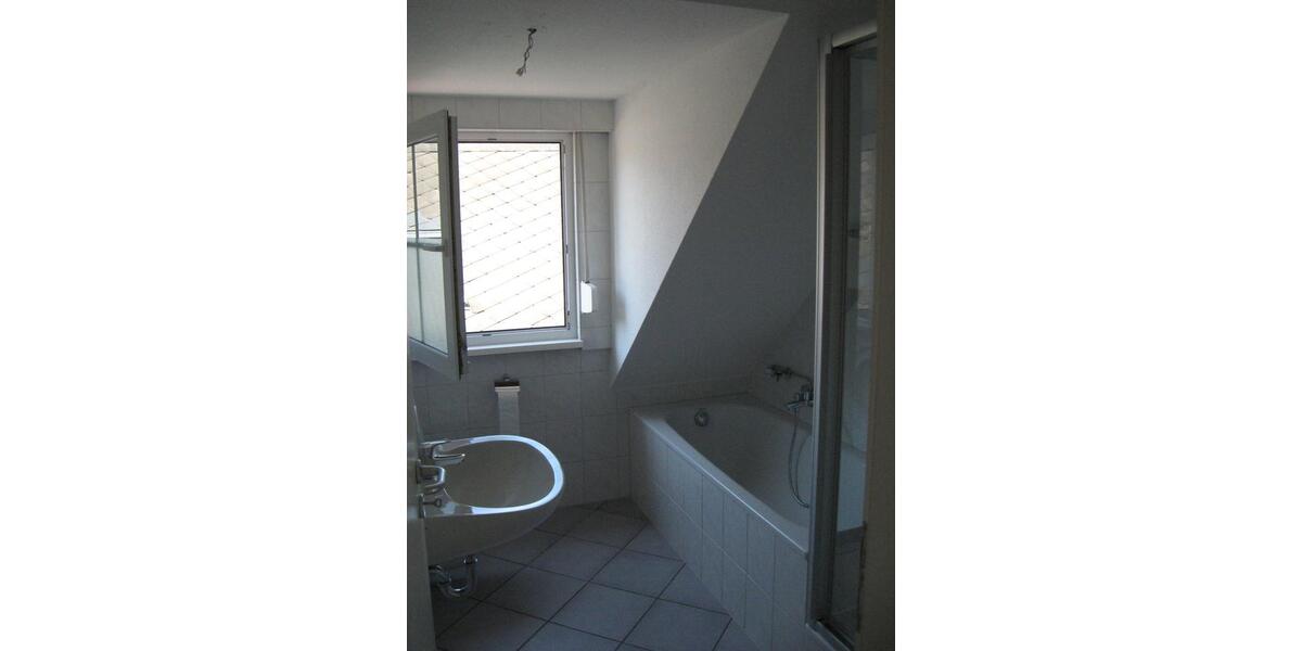 Dachgeschoßwohnung Waldrach - 3 Zimmer, 65 m&sup2;, 560&euro; | Angebot:26536469