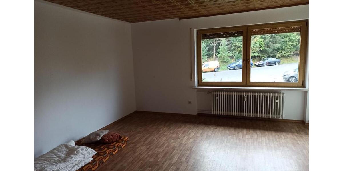 Etagenwohnung Krummennaab - 3 Zimmer, 80 m&sup2;, 400&euro; | Angebot:25207622