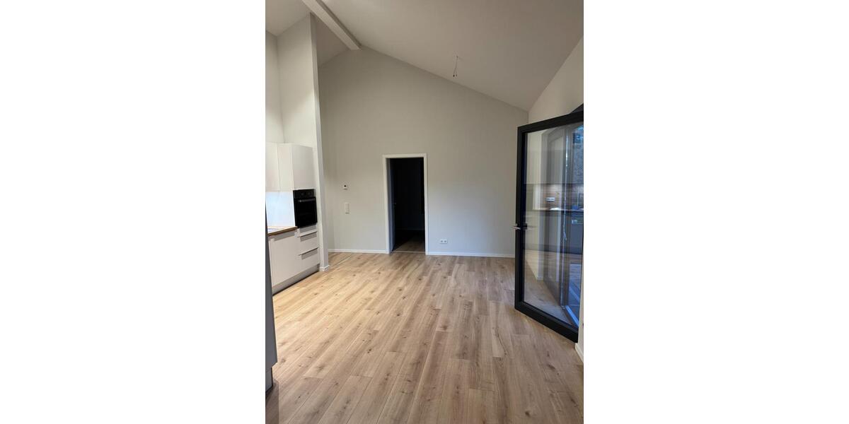 Dachgeschoßwohnung Falkensee - 2.5 Zimmer, 69 m&sup2;, 1.690&euro; | Angebot:23808834