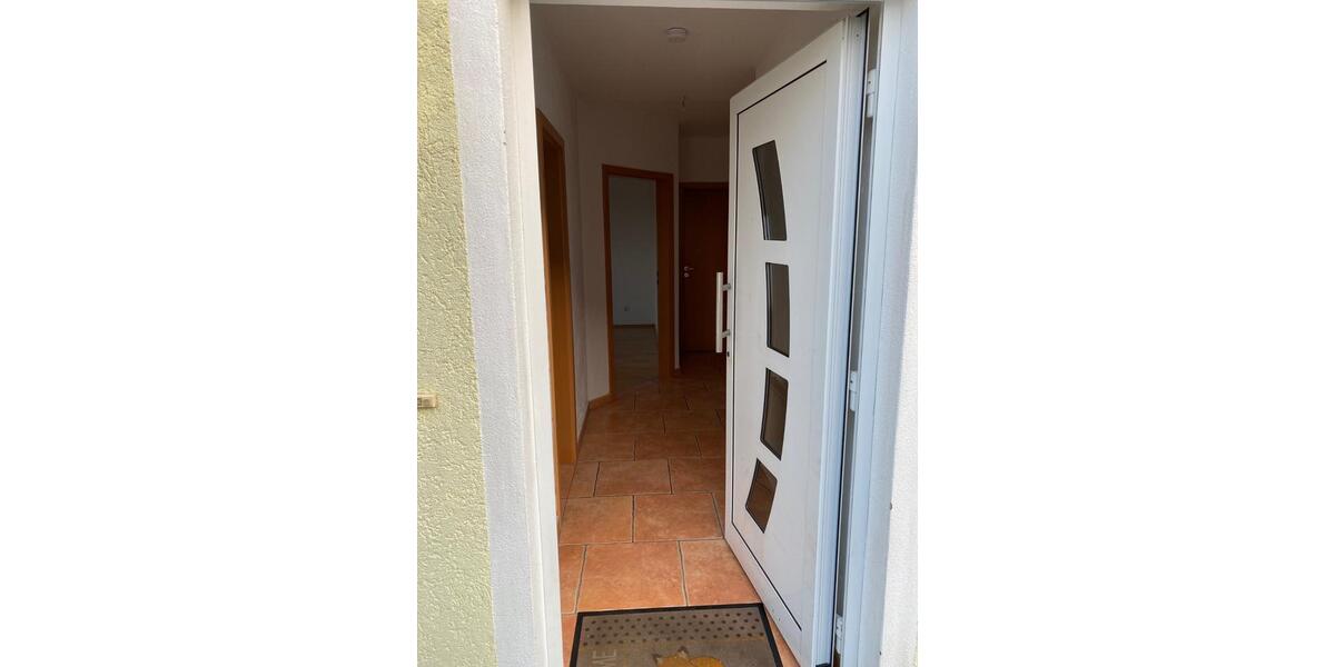 Erdgeschoßwohnung Kreuztal - 3.5 Zimmer, 85 m&sup2;, 770&euro; | Angebot:25311114