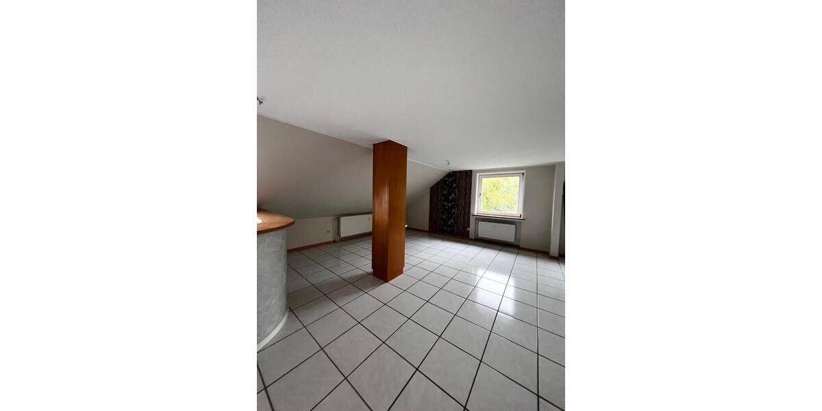 Dachgeschoßwohnung Rinteln - 3 Zimmer, 90 m&sup2;, 750&euro; | Angebot:26368155