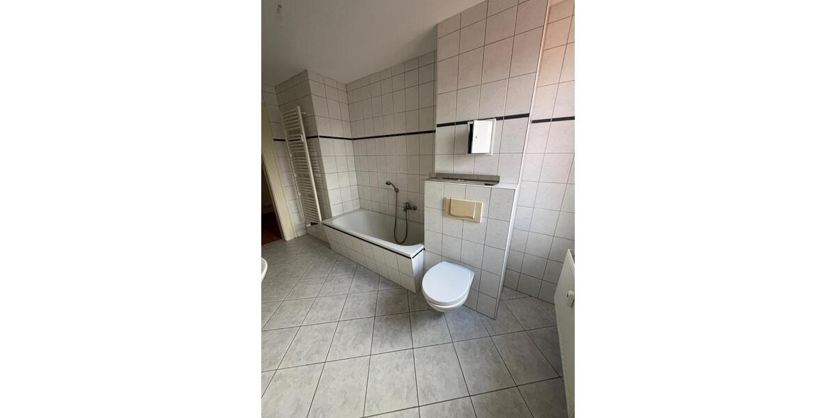 Dachgeschoßwohnung Freiberg - 2 Zimmer, 64 m&sup2;, 380&euro; | Angebot:22989492