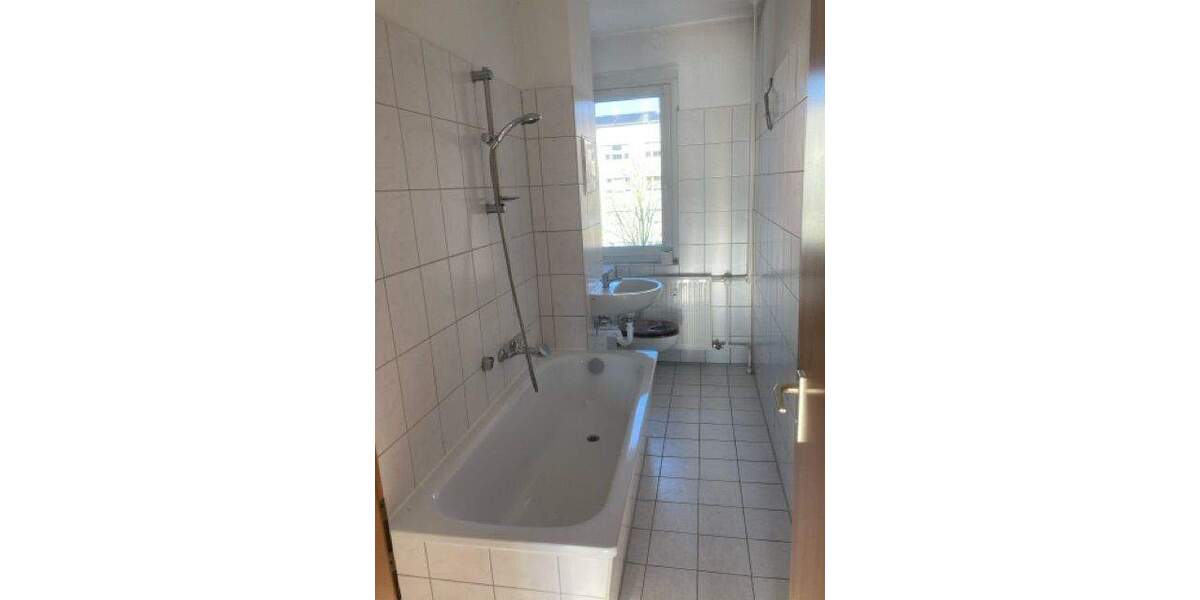 Etagenwohnung Görlitz Weinhübel - 4 Zimmer, 68 m&sup2;, 410&euro; | Angebot:25800664