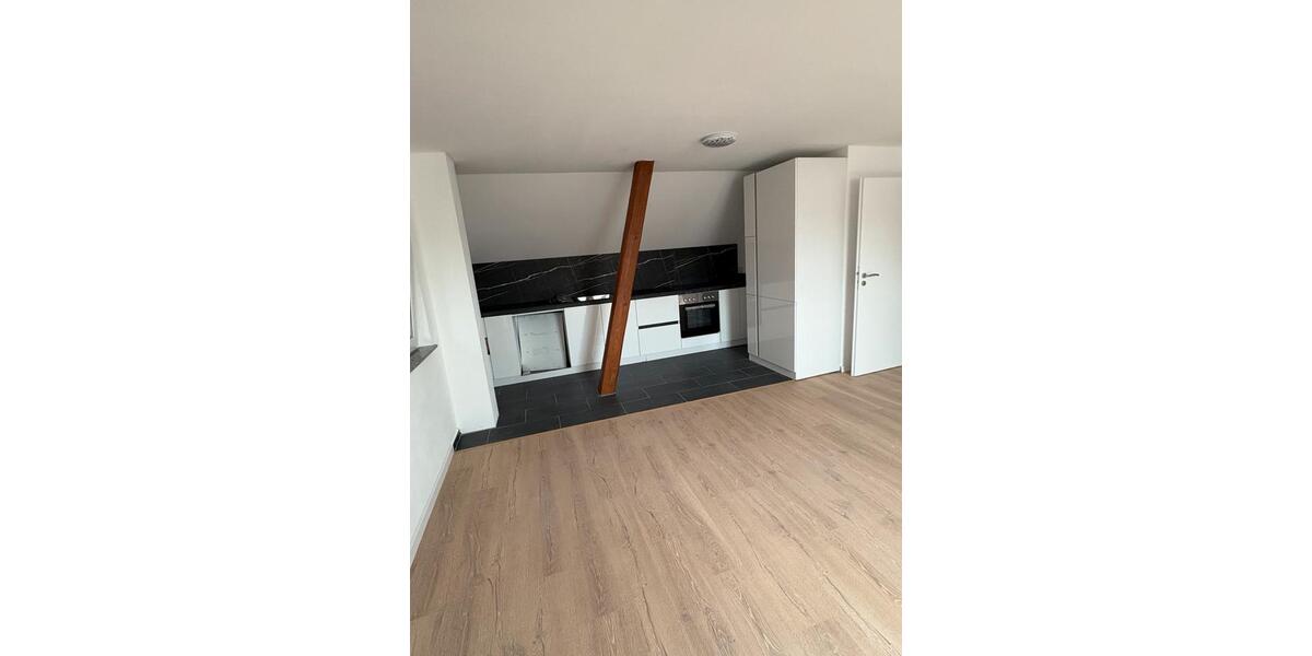 Dachgeschoßwohnung Geislingen - 4 Zimmer, 115 m&sup2;, 980&euro; | Angebot:26018585