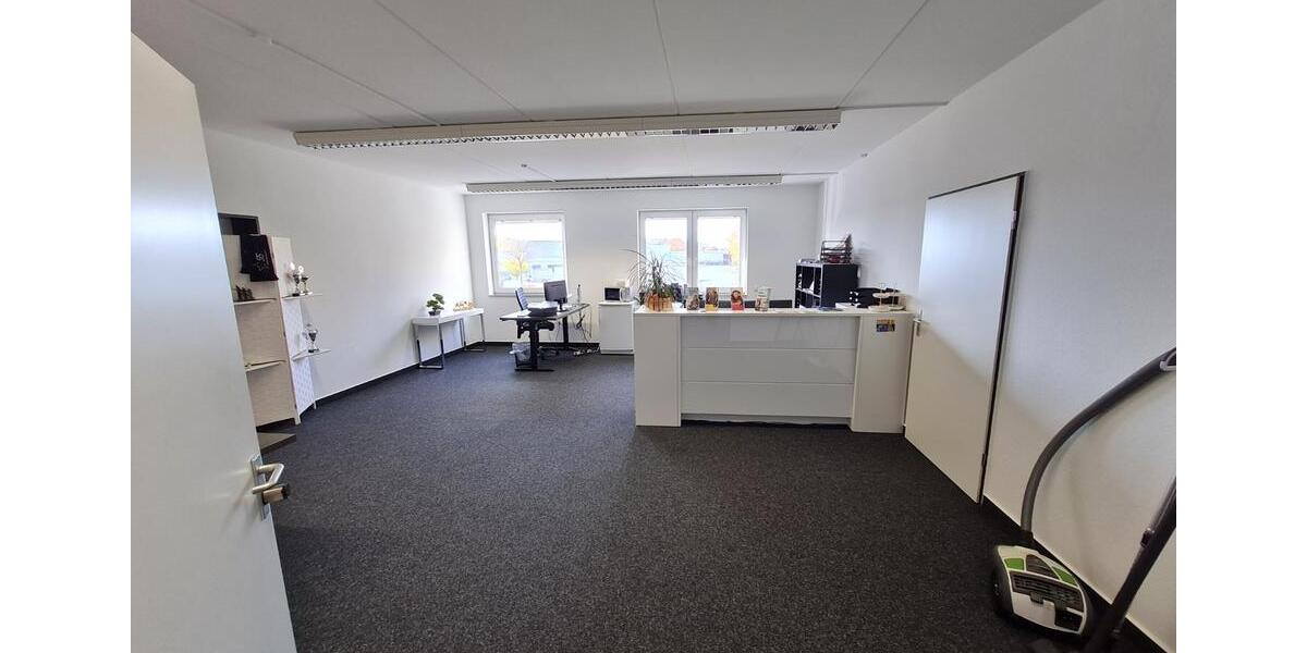 Große Bürofläche mit 40,65 m² für mehrere Mitarbeiter im Nobel Business Center zimmer