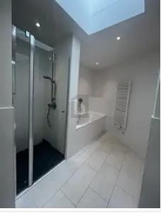 URBAN WOHNEN, GRÜN GENIEßEN IM DACHGESCHOSS 2 zimmer