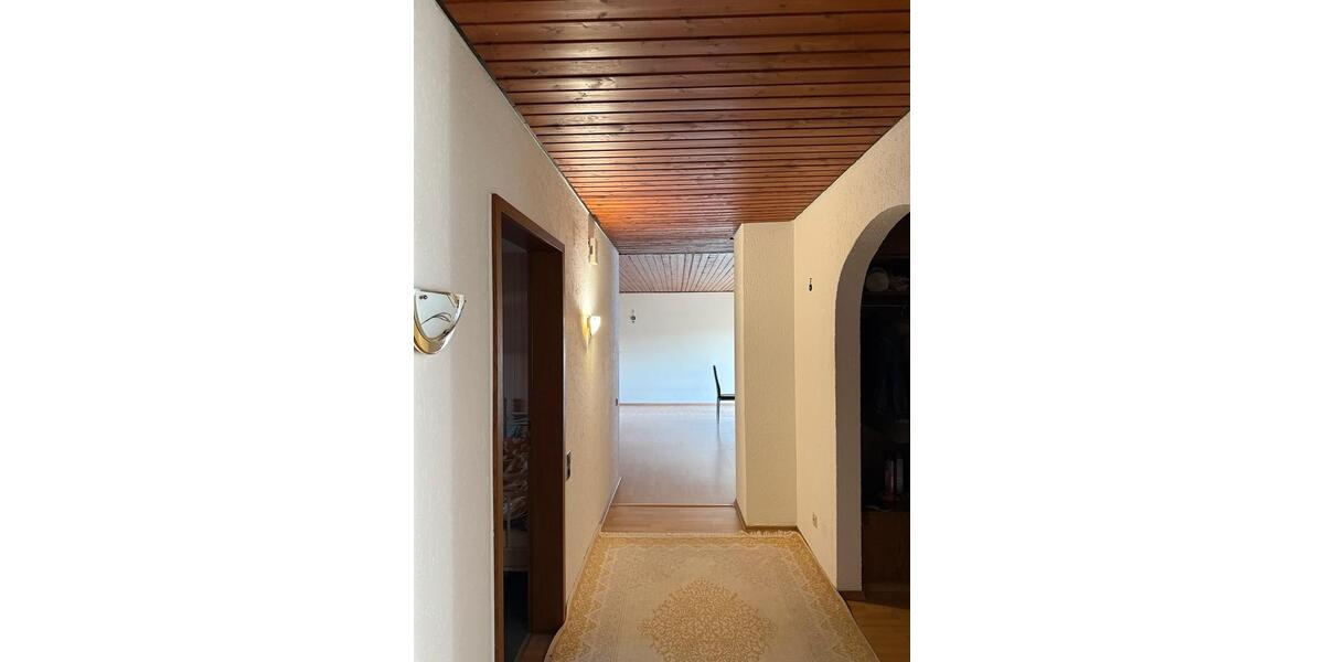 Dachgeschoßwohnung Völklingen - 3 Zimmer, 82 m&sup2;, 550&euro; | Angebot:26463372