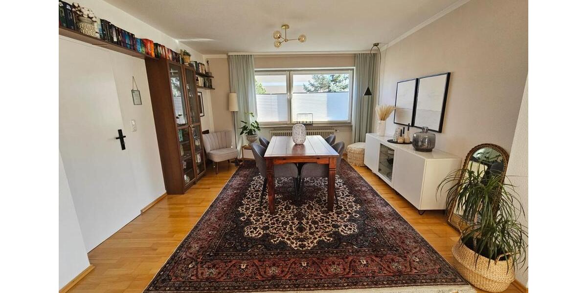 Etagenwohnung Weiden in der Oberpfalz - 4 Zimmer, 106 m&sup2;, 1.300&euro; | Angebot:26620619