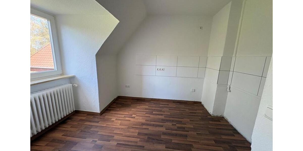 Dachgeschoßwohnung Wilhelmshaven - 3 Zimmer, 51 m&sup2;, 372&euro; | Angebot:26151698