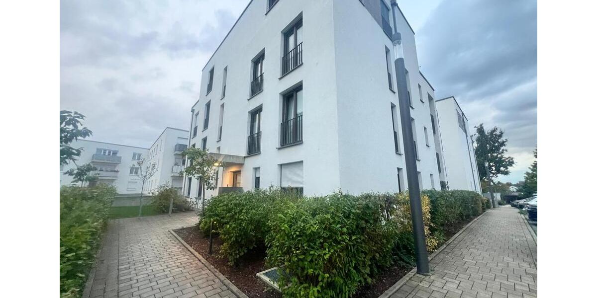 REMAX - 3-Zi-Wohnung mit Terrasse und Garten! 3 zimmer
