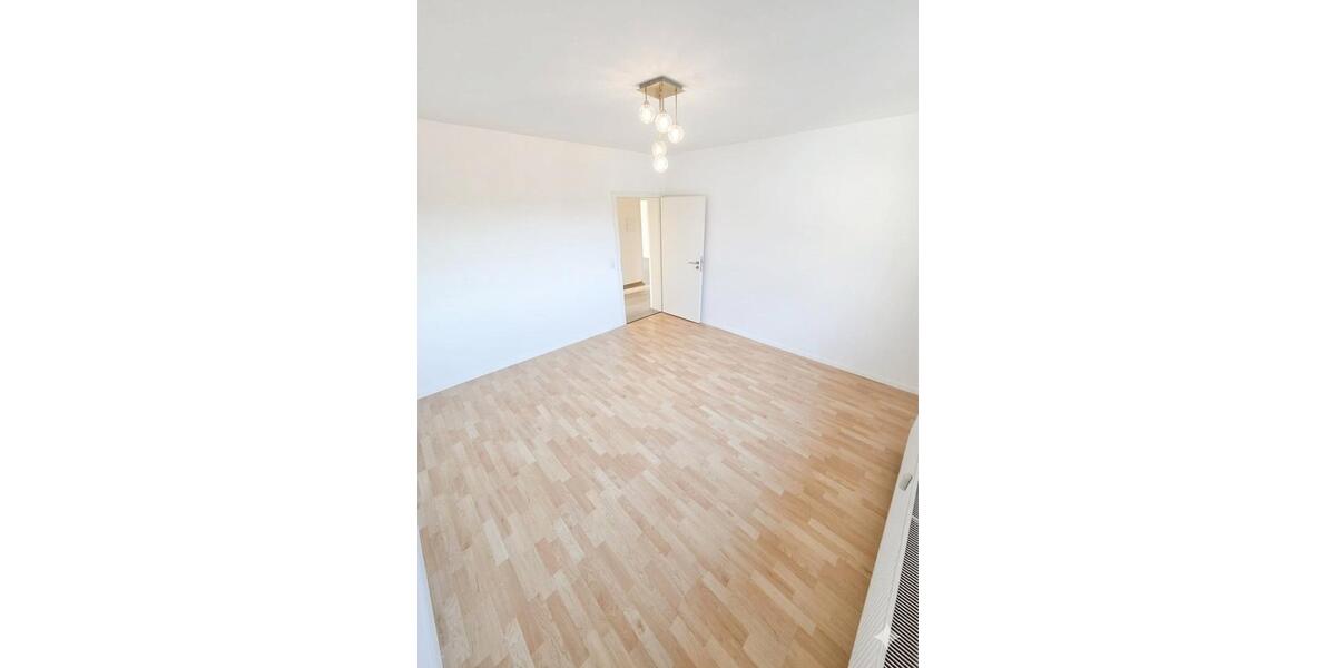 Etagenwohnung Taunusstein - 4 Zimmer, 130 m&sup2;, 1.300&euro; | Angebot:26121907