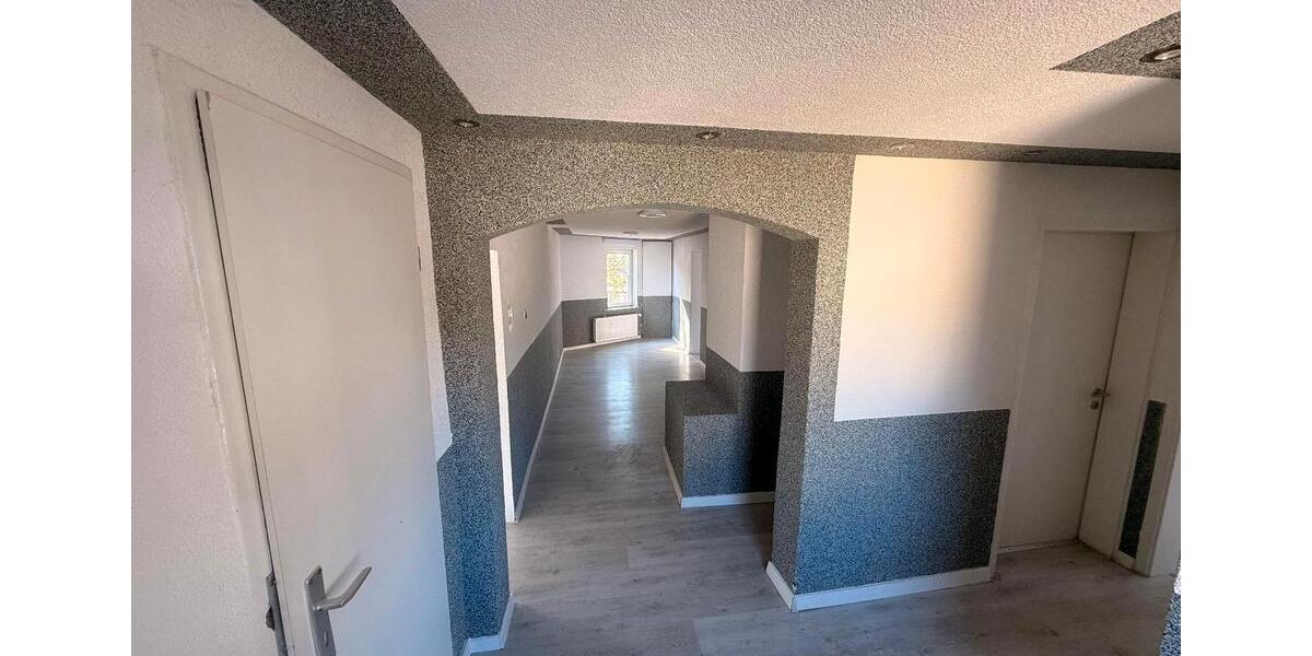 Einfamilienhaus Eschershausen - 7 Zimmer, 160 m&sup2;, 1.400&euro; | Angebot:26302712