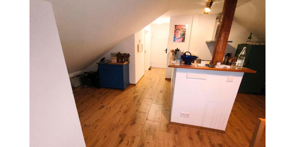 Dachgeschoßwohnung Kirchheim unter Teck - 2 Zimmer, 53 m&sup2;, 1.000&euro; | Angebot:25176306