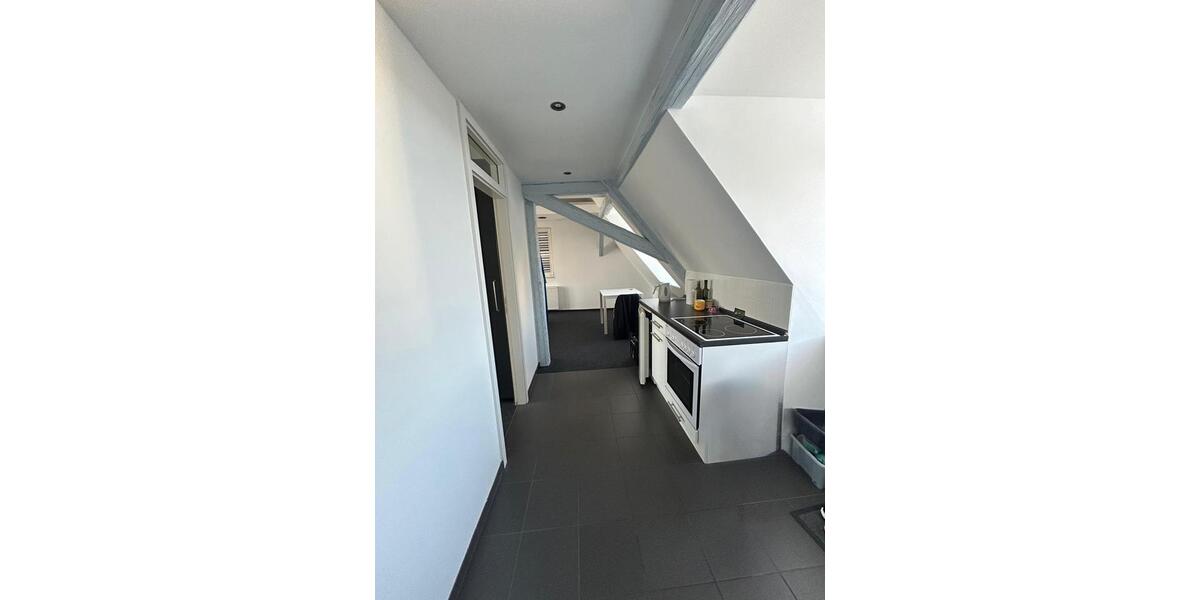 Charmante 2-Zimmer-Wohnung mit Galerie, Einbauküche und Stauraum 2 zimmer