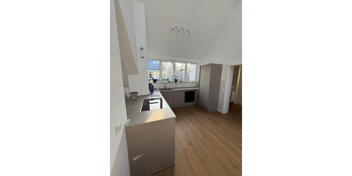 Dachgeschoßwohnung Friedrichsdorf - 2 Zimmer, 60 m&sup2;, 1.300&euro; | Angebot:25919026