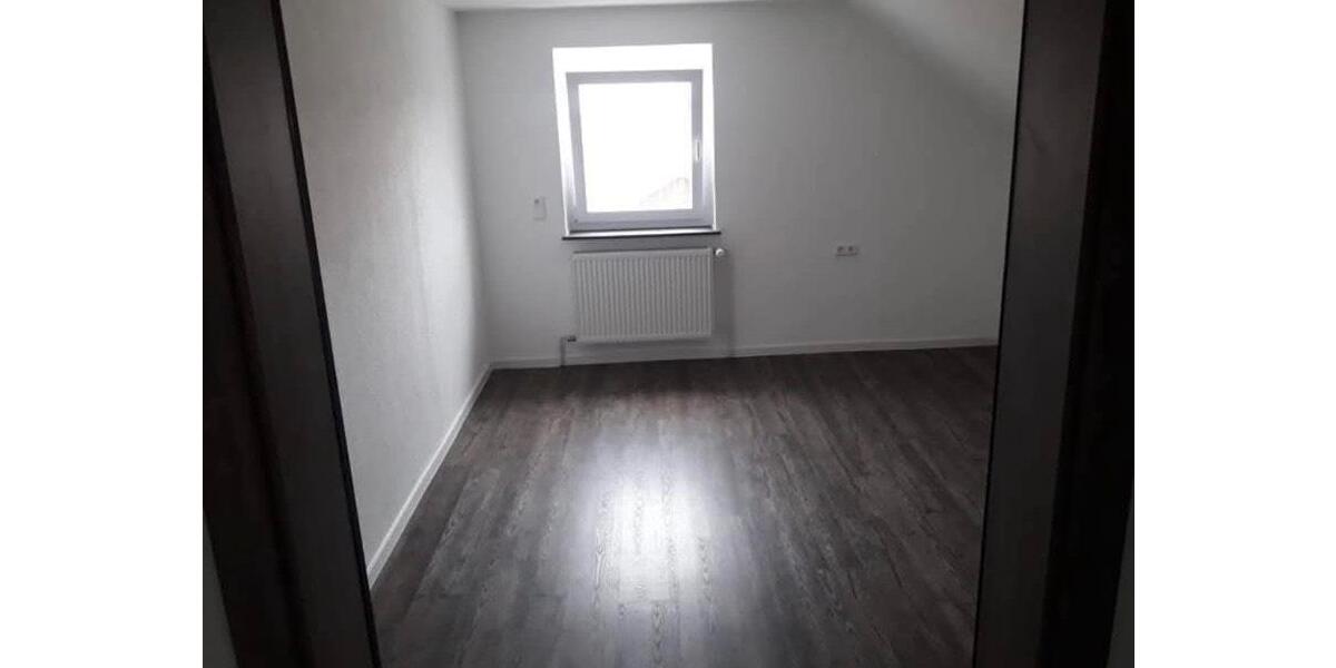 Dachgeschoßwohnung Bad Urach - 3 Zimmer, 80 m&sup2;, 900&euro; | Angebot:24853380