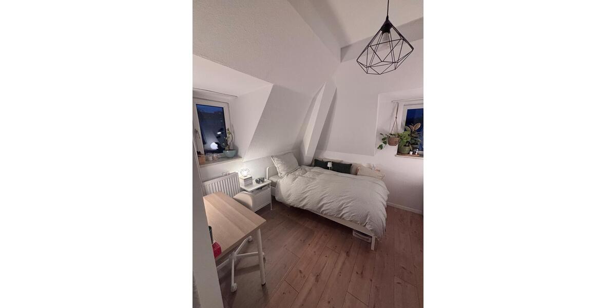 Dachgeschoßwohnung Frankfurt am Main Unterliederbach - 1 Zimmer, 15 m&sup2;, 510&euro; | Angebot:26024520