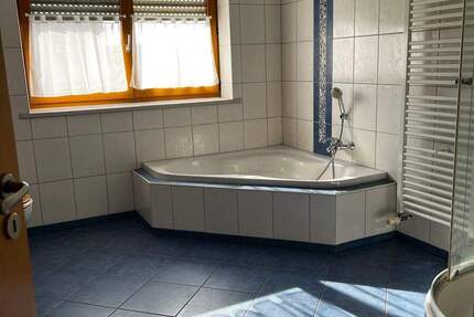Wohnung Schweinfurt Oberndorf - 2 Zimmer, 75 m&sup2;, 625&euro; | Angebot:26730800