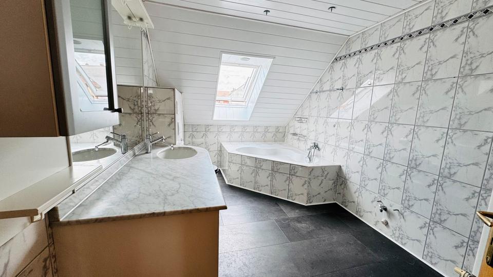 Etagenwohnung Neustadt an der Weinstraße Diedesfeld - 5 Zimmer, 150 m&sup2;, 1.550&euro; | Angebot:26585089