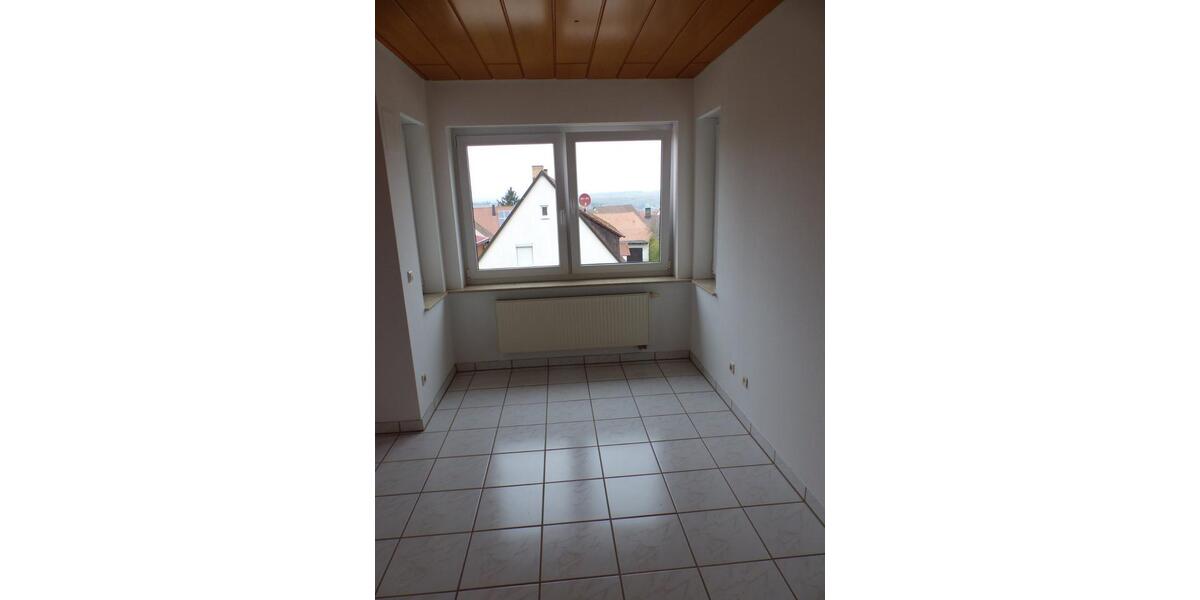 Dachgeschoßwohnung Bönnigheim - 1 Zimmer, 32 m&sup2;, 350&euro; | Angebot:24787155