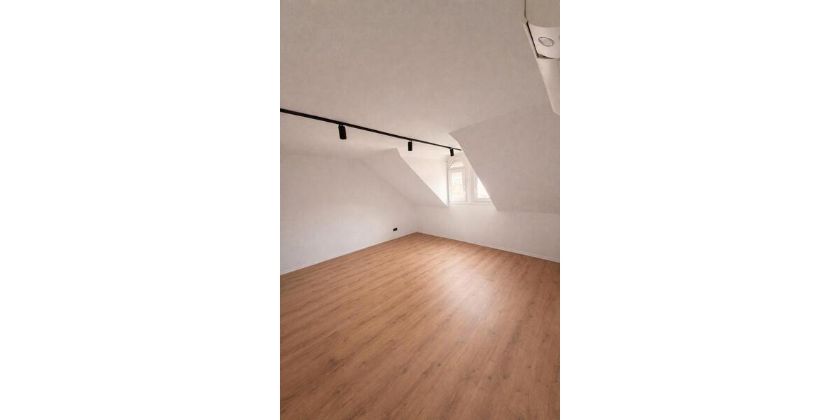 Wohnen auf Zeit Esslingen am Neckar - 5 Zimmer, 12 m&sup2;, 650&euro; | Angebot:26287080