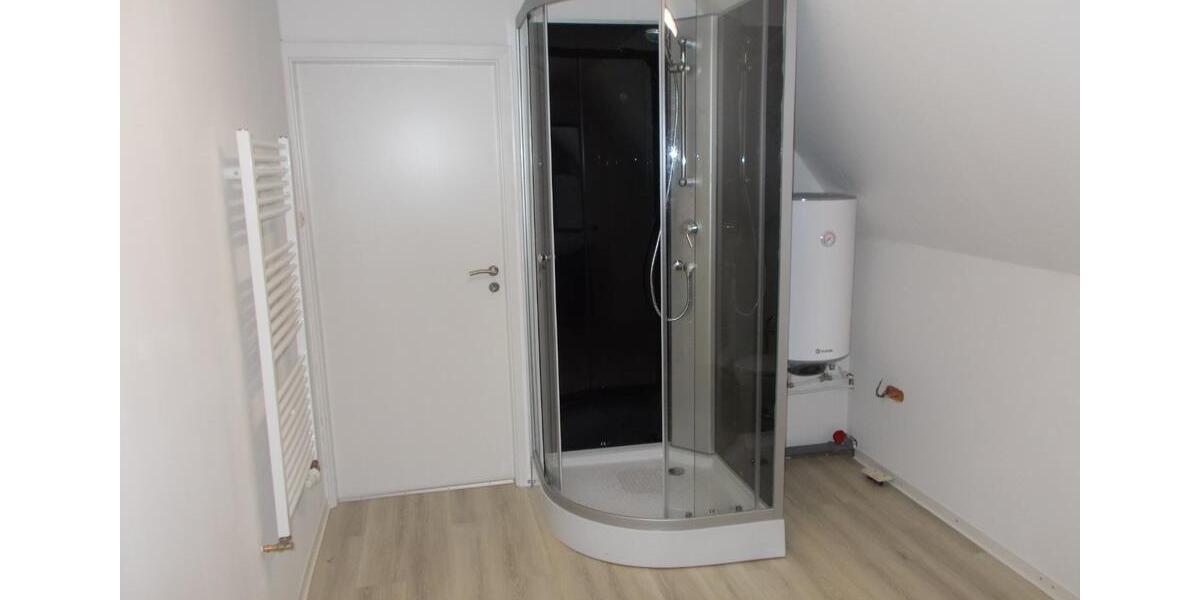 Dachgeschoßwohnung Wohlde - 2.5 Zimmer, 64 m&sup2;, 640&euro; | Angebot:26214960